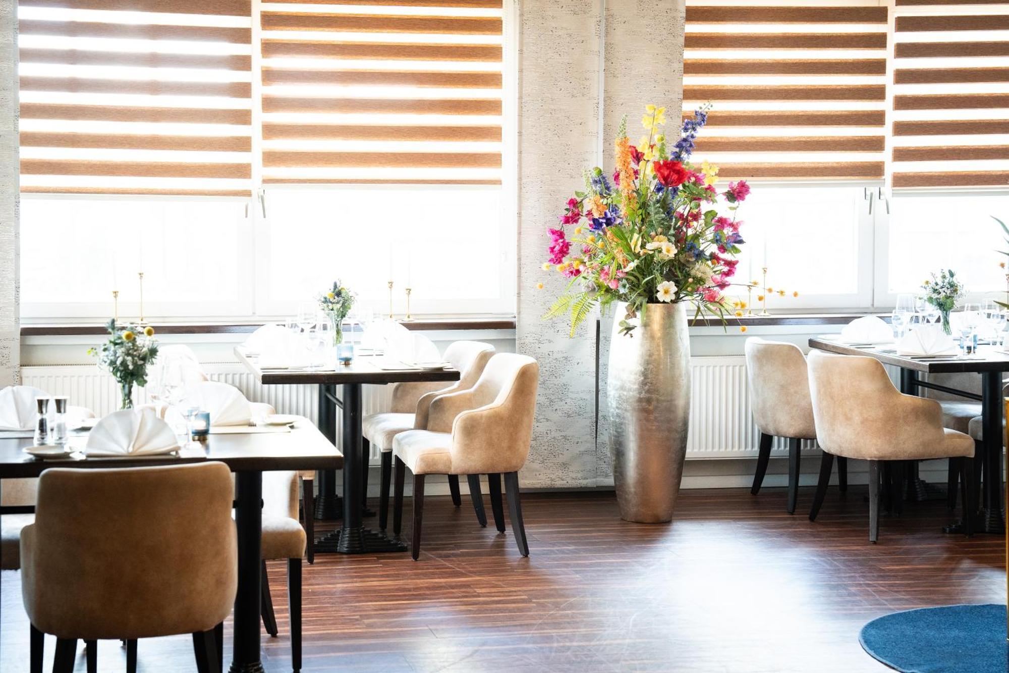 Hotel Zur Post - Economy Rooms Garrel Экстерьер фото